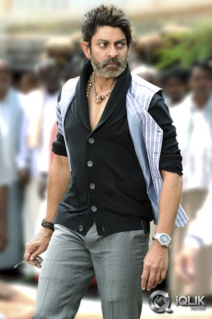 Jagapathi%20Babu%20in%20Legend_iqlik123i
