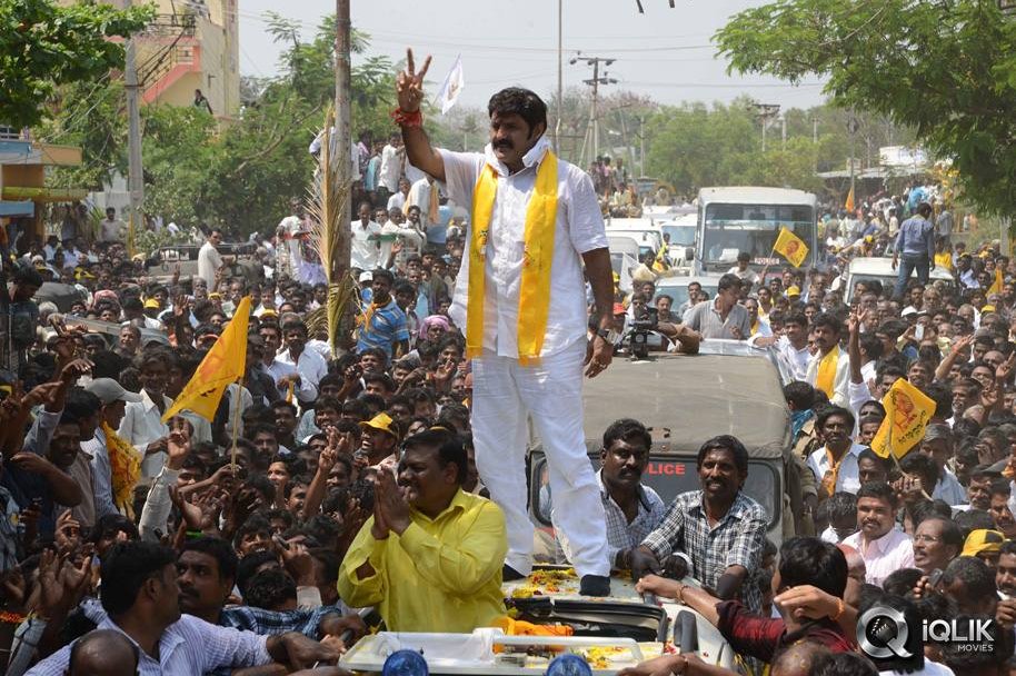 Balakrishna%20at%20Hindupur_iqlik123iqli