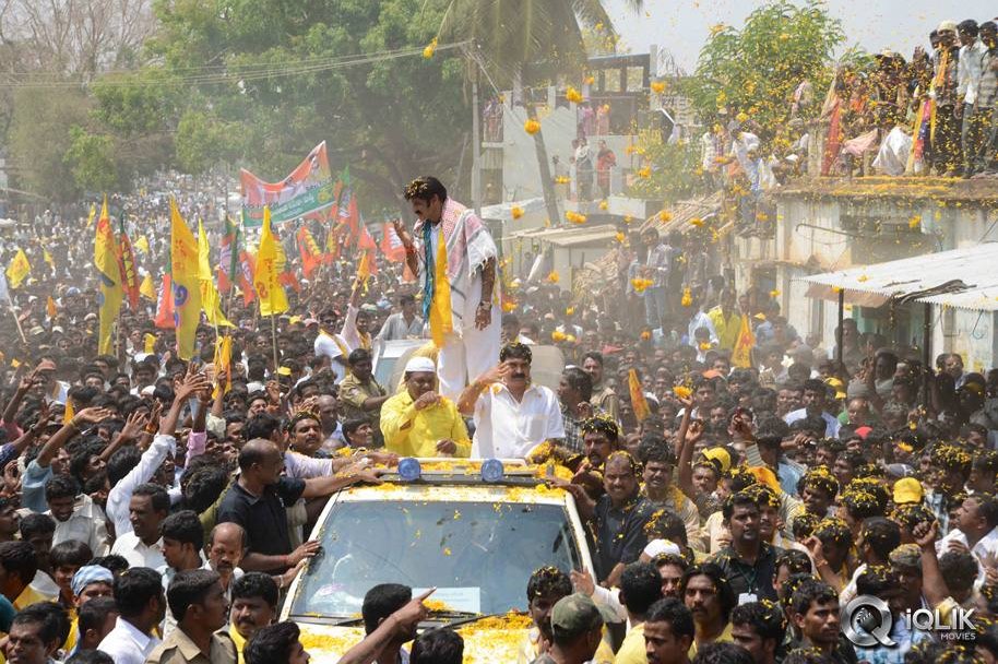 Balakrishna%20at%20Hindupur_iqlik123iqli