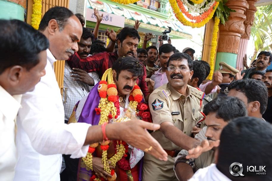 Balakrishna%20at%20Hindupur_iqlik123iqli