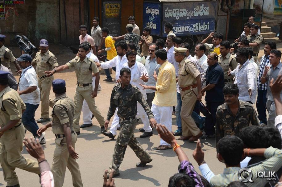 Balakrishna%20at%20Hindupur_iqlik123iqli