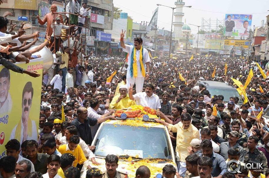 Balakrishna%20at%20Hindupur_iqlik123iqli
