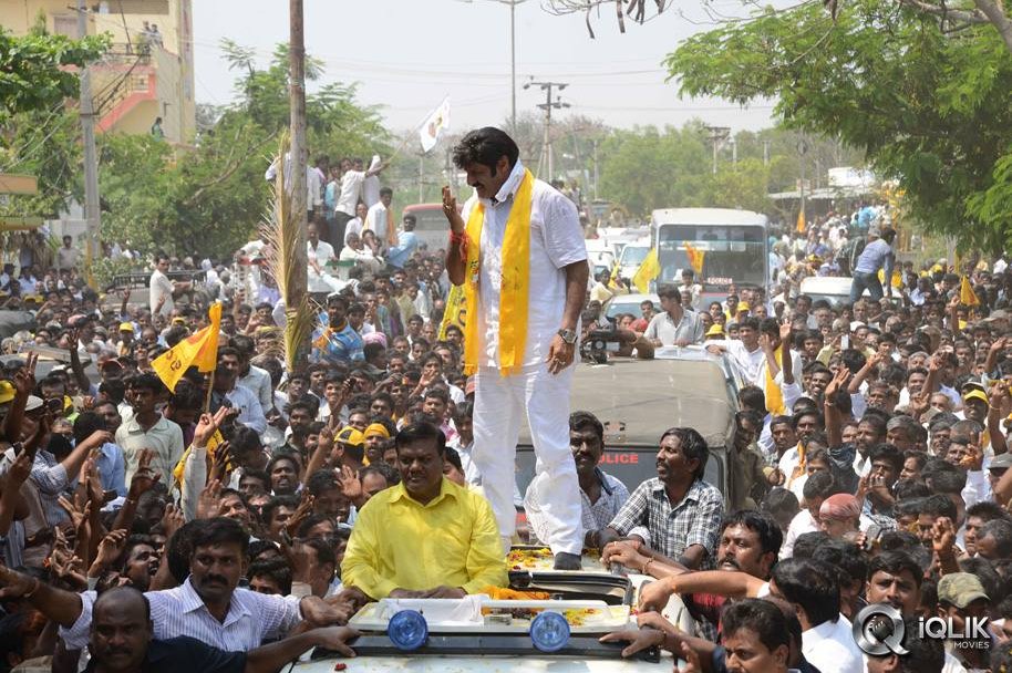 Balakrishna%20at%20Hindupur_iqlik123iqli