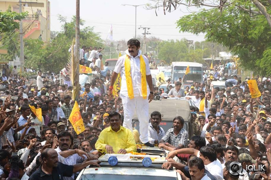 Balakrishna%20at%20Hindupur_iqlik123iqli