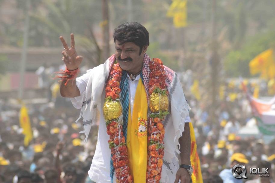 Balakrishna%20at%20Hindupur_iqlik123iqli