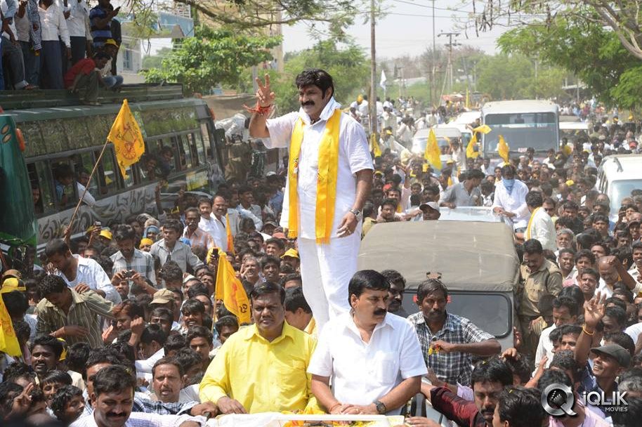 Balakrishna%20at%20Hindupur_iqlik123iqli