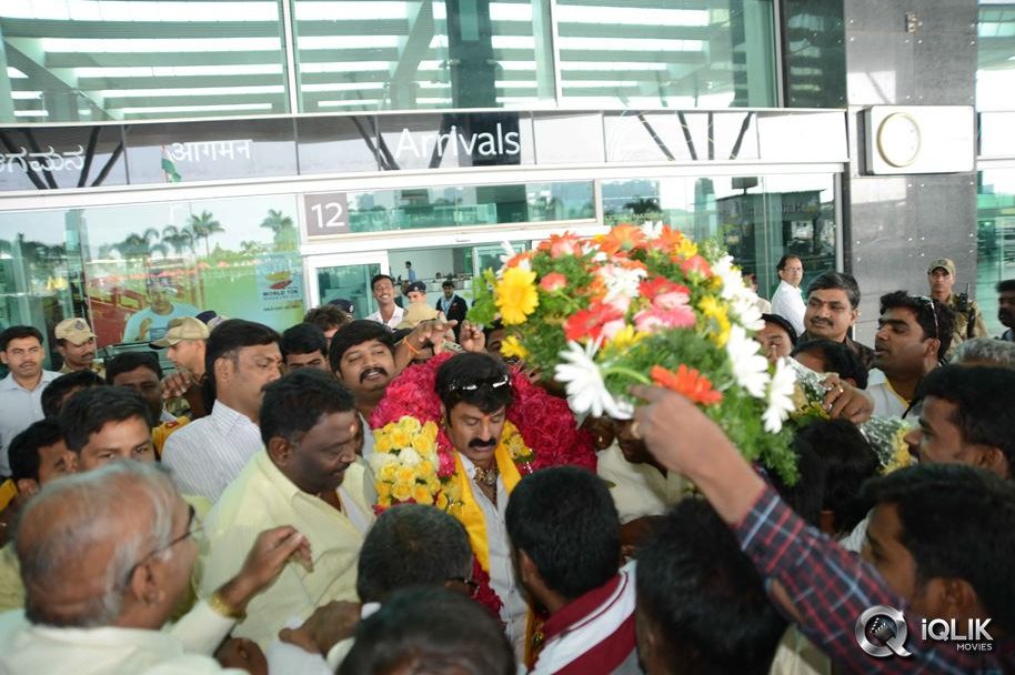 Balakrishna%20at%20Hindupur_iqlik123iqli