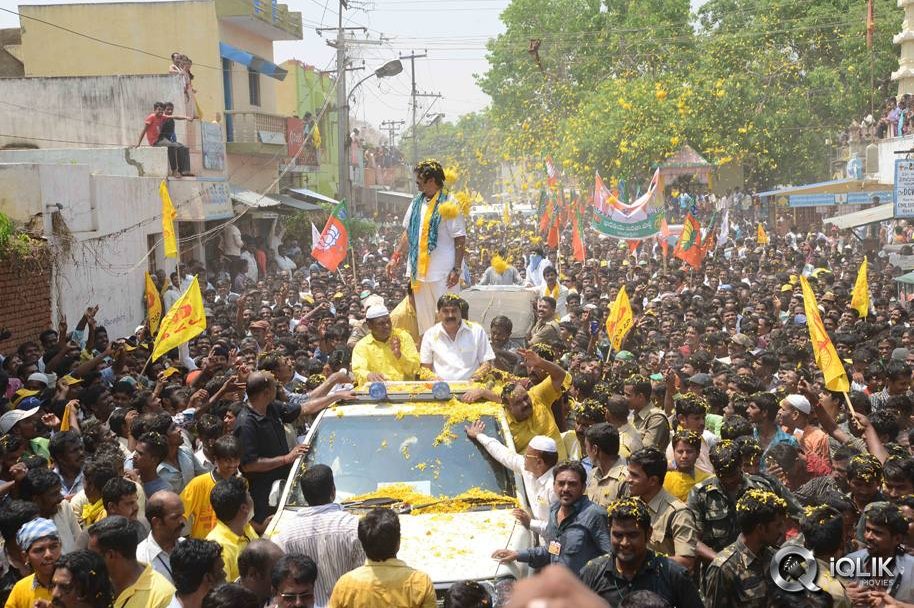 Balakrishna%20at%20Hindupur_iqlik123iqli