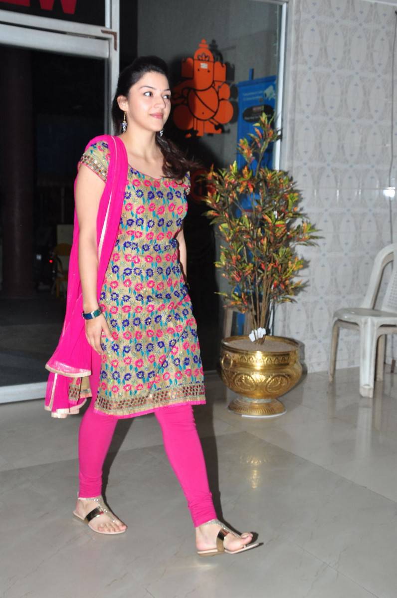 Mehreen becomes busy in Tollywood