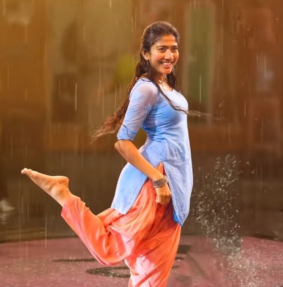 Sai Pallavi wins 2 filmfare awards