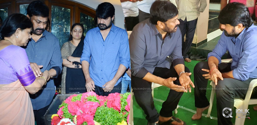 Chiranjeevi-Pays-Homage-To-Srikanth-Father