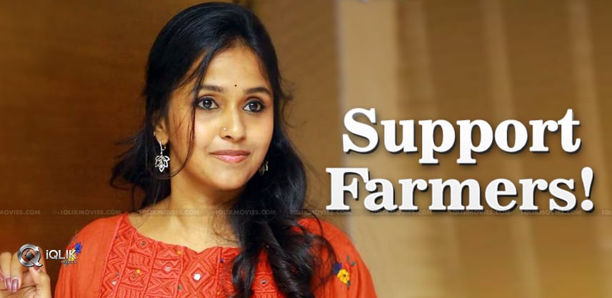 Singer-Smitha-Supports-Amaravati-Farmers
