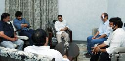 ys-jagan-meets-tfi-biggies-on-shoots
