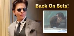 after-2-years-srk-begins-shoot
