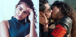 fans-not-happy-with-anupama-kissing-scene