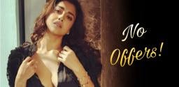 shriya-ups-her-glam-game-but-no-offers