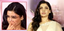 samantha-cried-at-shakuntalam-event