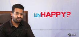 specualtions-over-jrntr-unhappy-with-the-director