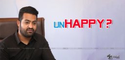 specualtions-over-jrntr-unhappy-with-the-director
