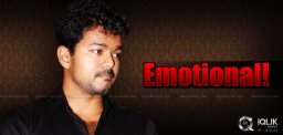 hero-vijay-cries-for-fan-death-in-kerala
