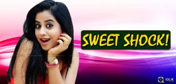 swathi-deekshith-shocks-her-male-fans