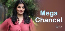 Mega-Chance-For-Varalakshmi-Sarath-Kumar